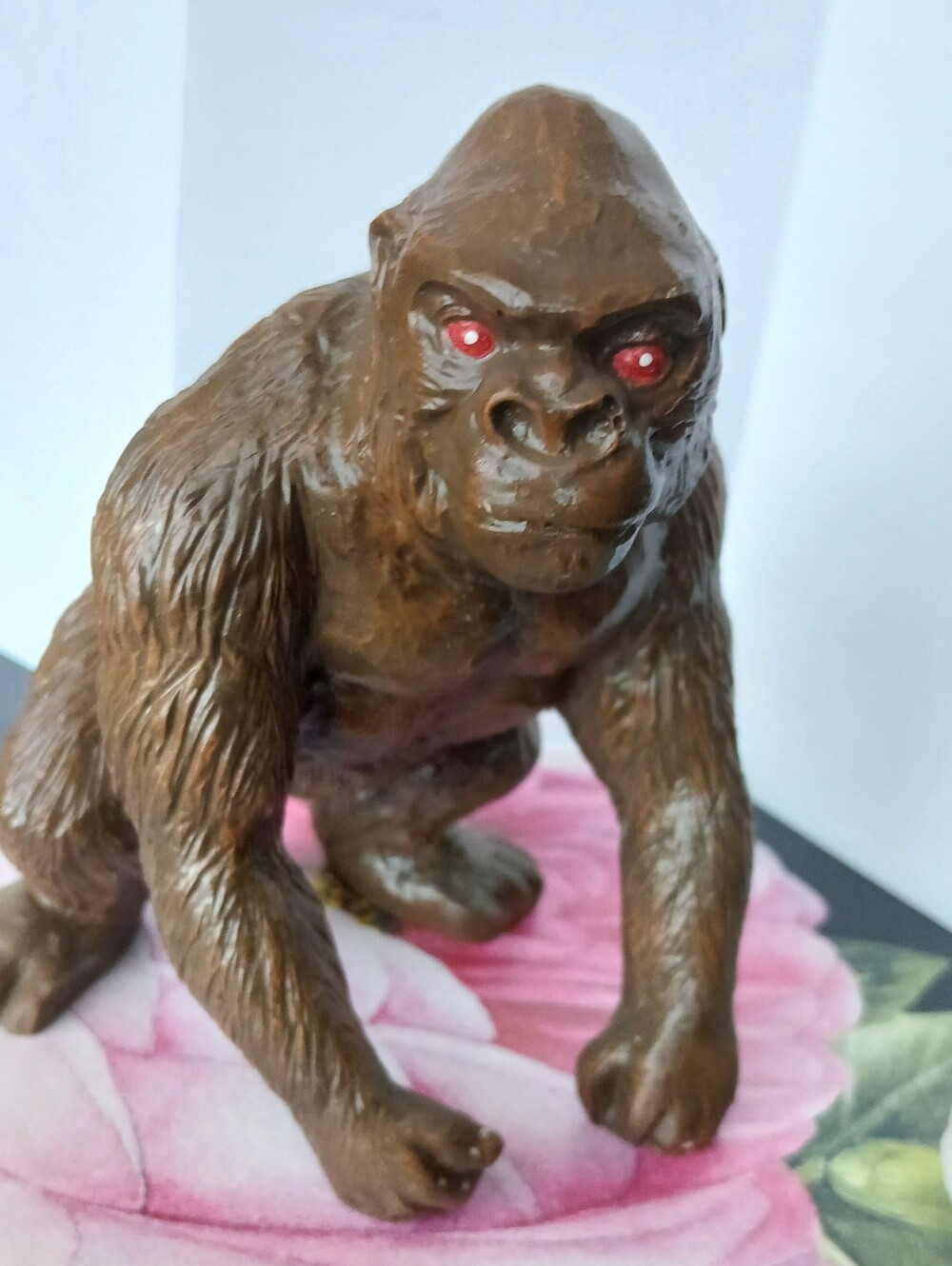 Vintage Ape Figure With Red Eyes- Dated - 4.5" - Picture 2 of 4